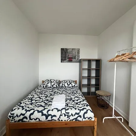 Lejlighed Cozy Flat,free Parking, Close To The Train Station *