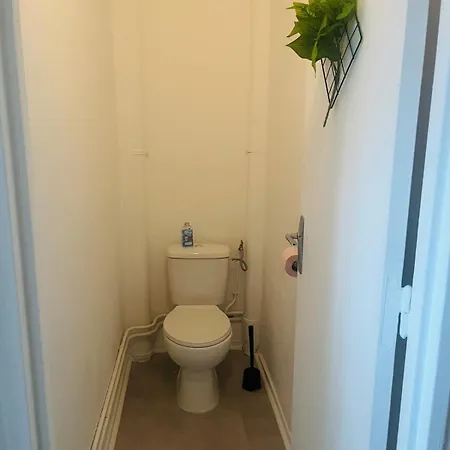 Lejlighed Cozy Flat,free Parking, Close To The Train Station